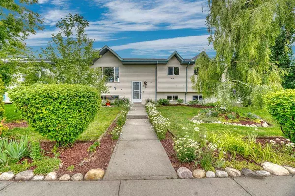 Strathmore, AB T1P 1S4,325 Strathford BLVD