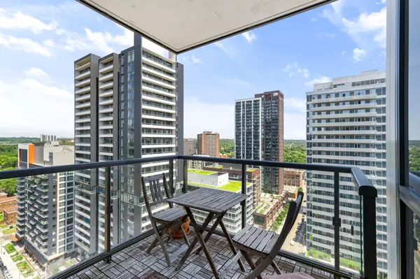 170 Sumach ST #2212, Toronto C08, ON M5A 0C3