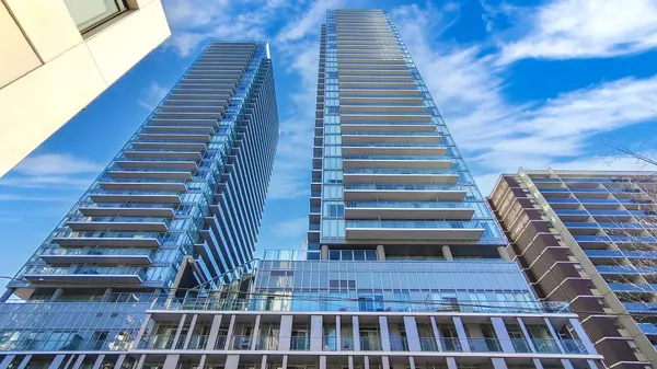 195 Redpath AVE #510, Toronto C10, ON M4P 0E4