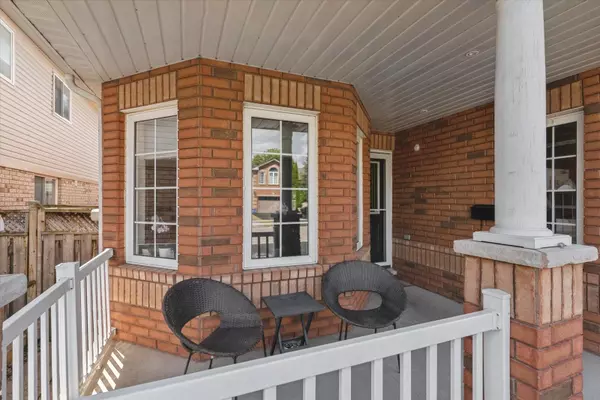 Clarington, ON L1C 5K5,41 Marchwood CRES