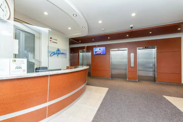 Mississauga, ON L5R 1Y2,50 Kingsbridge Garden CIR #1104