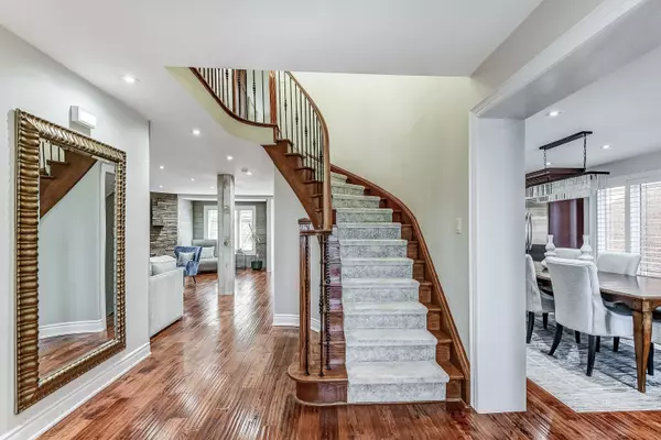 Mississauga, ON L5M 5C6,2783 Duncairn DR