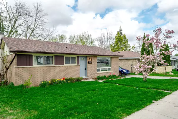 547 River RD S,  Peterborough South,  ON K9J 1E6