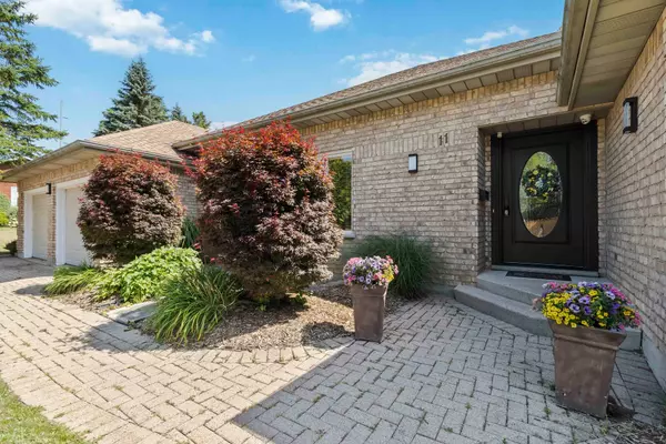 Tillsonburg, ON N4G 5B1,11 Otter CT