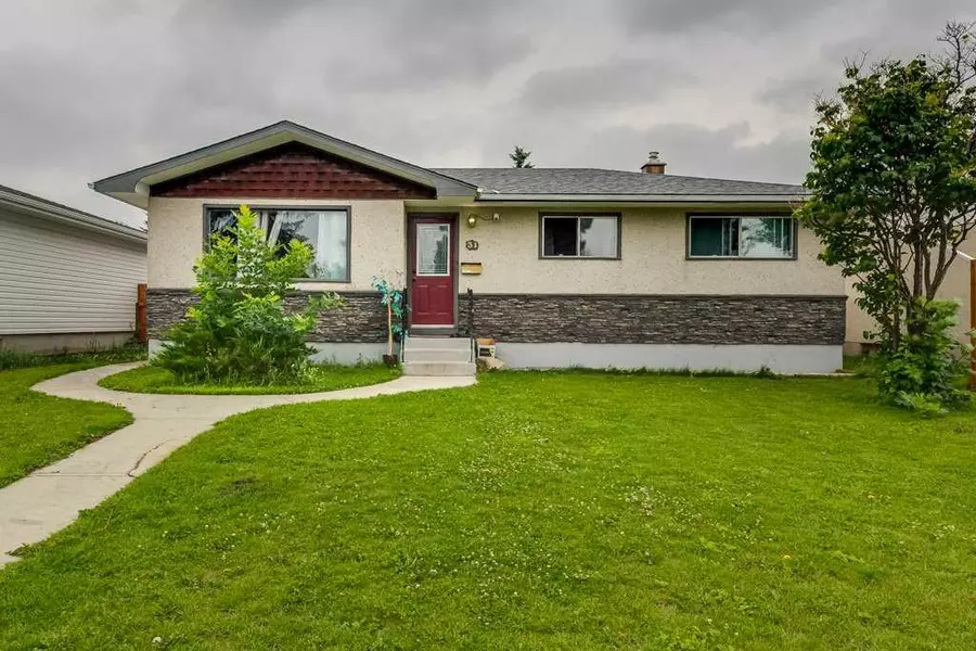 31 Ogden AVE, Red Deer, AB T4N 5B2