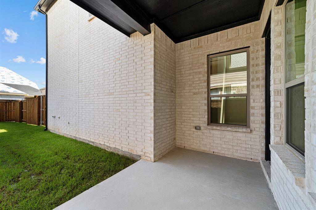 Van Alstyne, TX 75495,2044 Cuellar Way