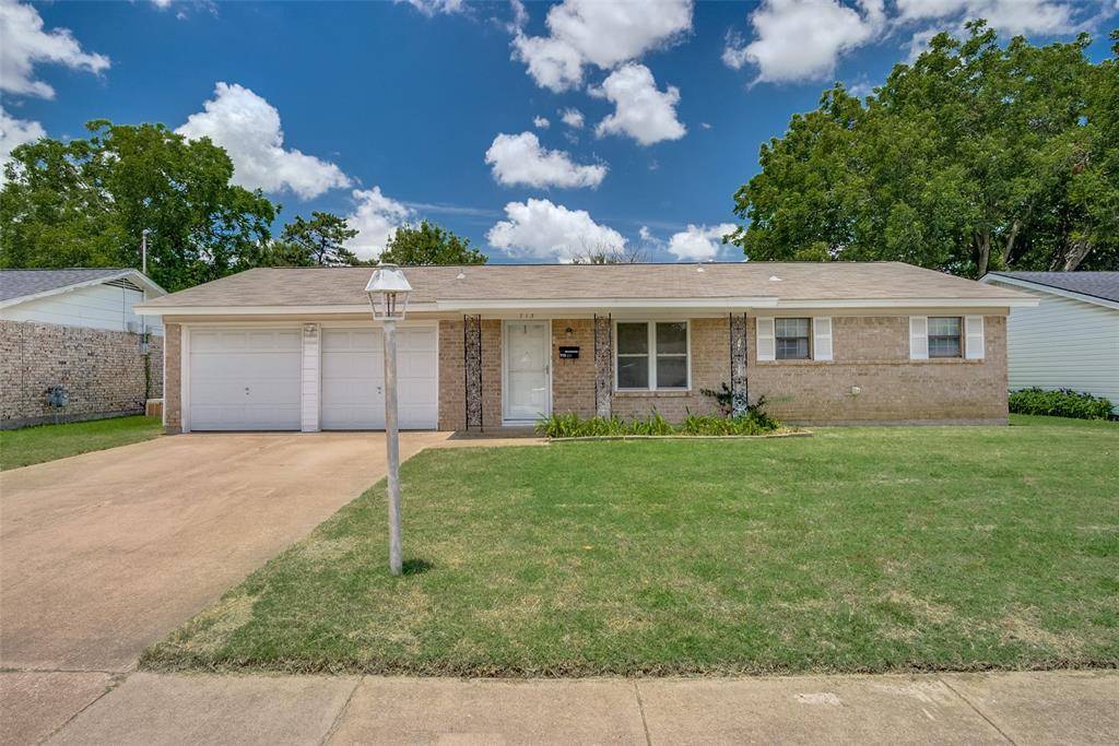 713 E Glendale Street, Crowley, TX 76036