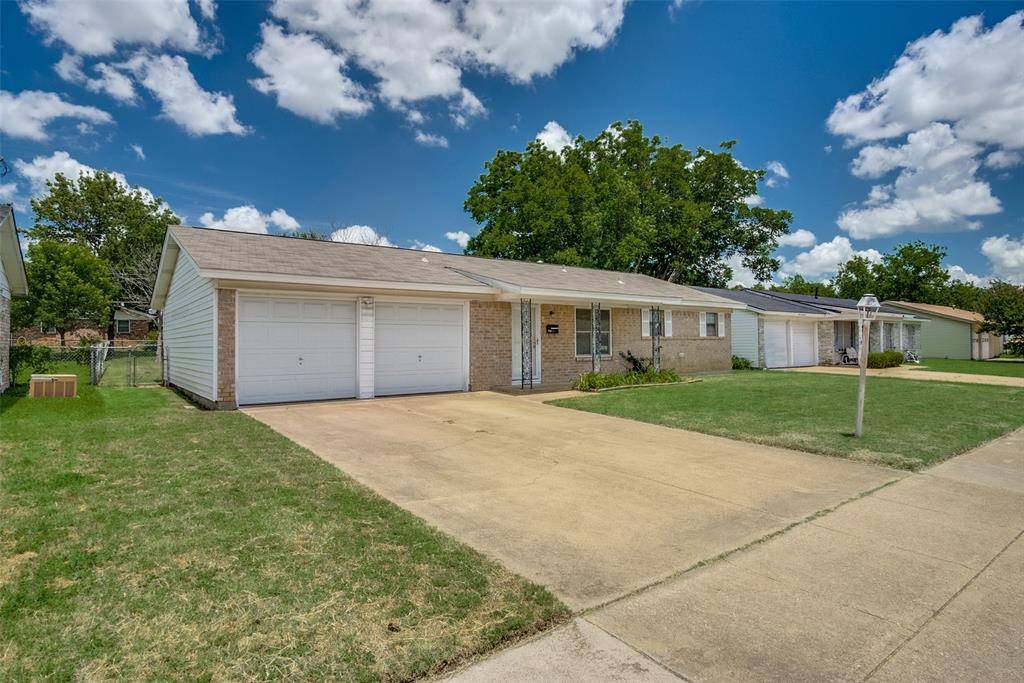 Crowley, TX 76036,713 E Glendale Street