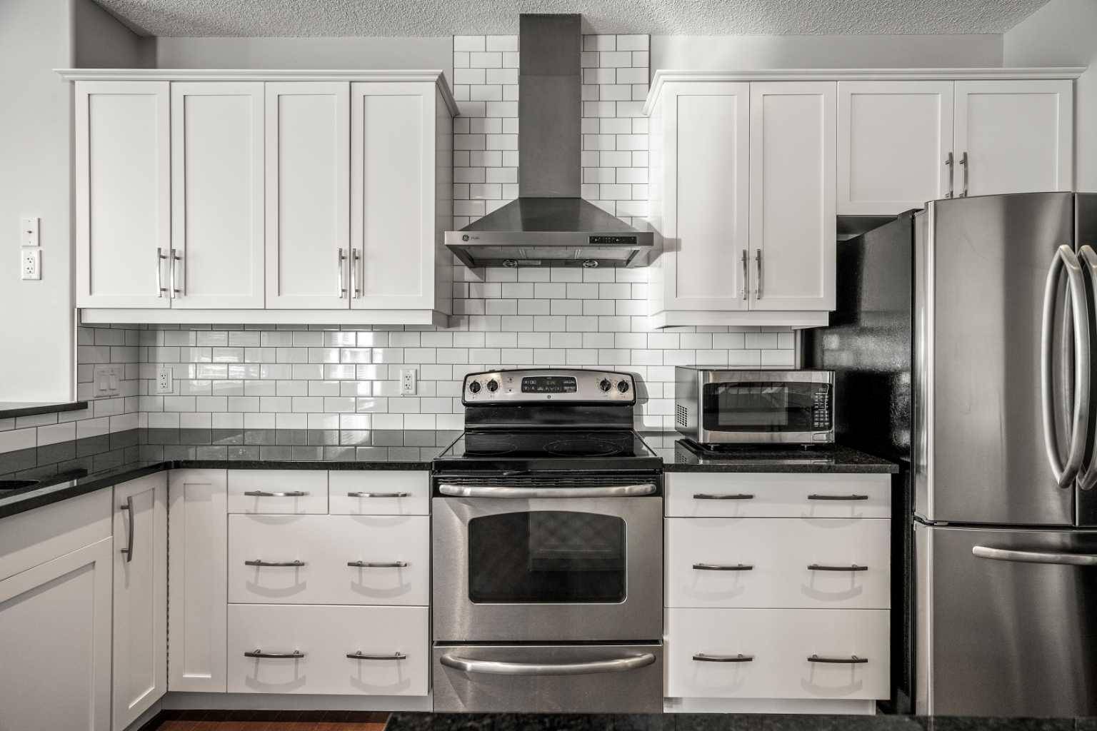 Calgary, AB T3M 0M9,91 Auburn Glen WAY SE