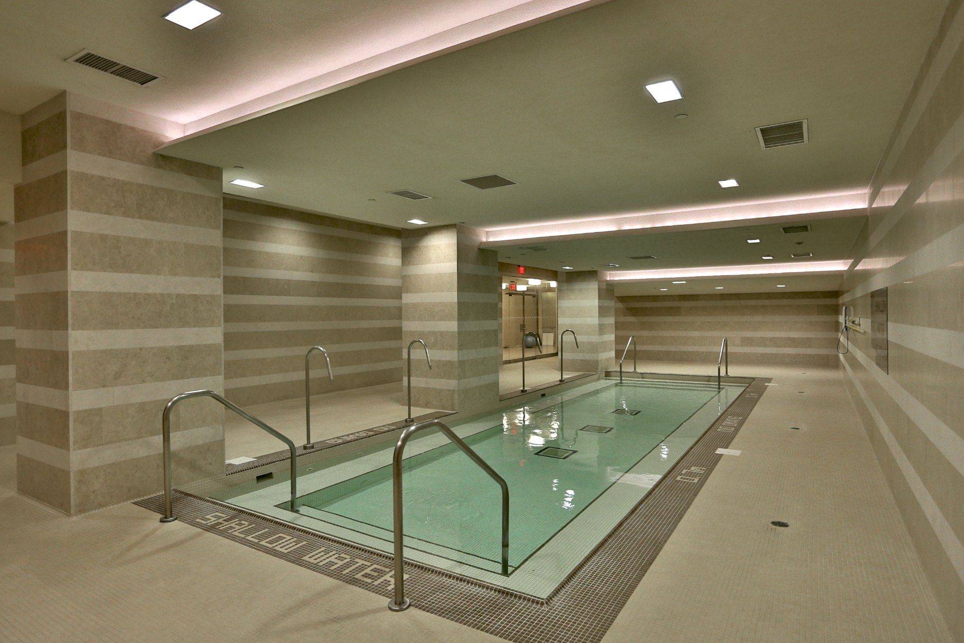 Toronto C10, ON M4P 1R2,70 Roehampton AVE #422
