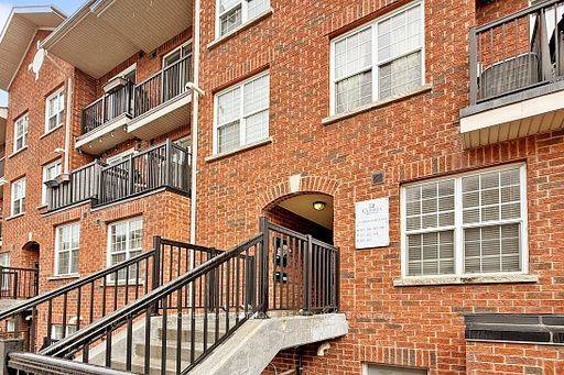 Toronto E04, ON M1L 0E5,35 Strangford LN S #304