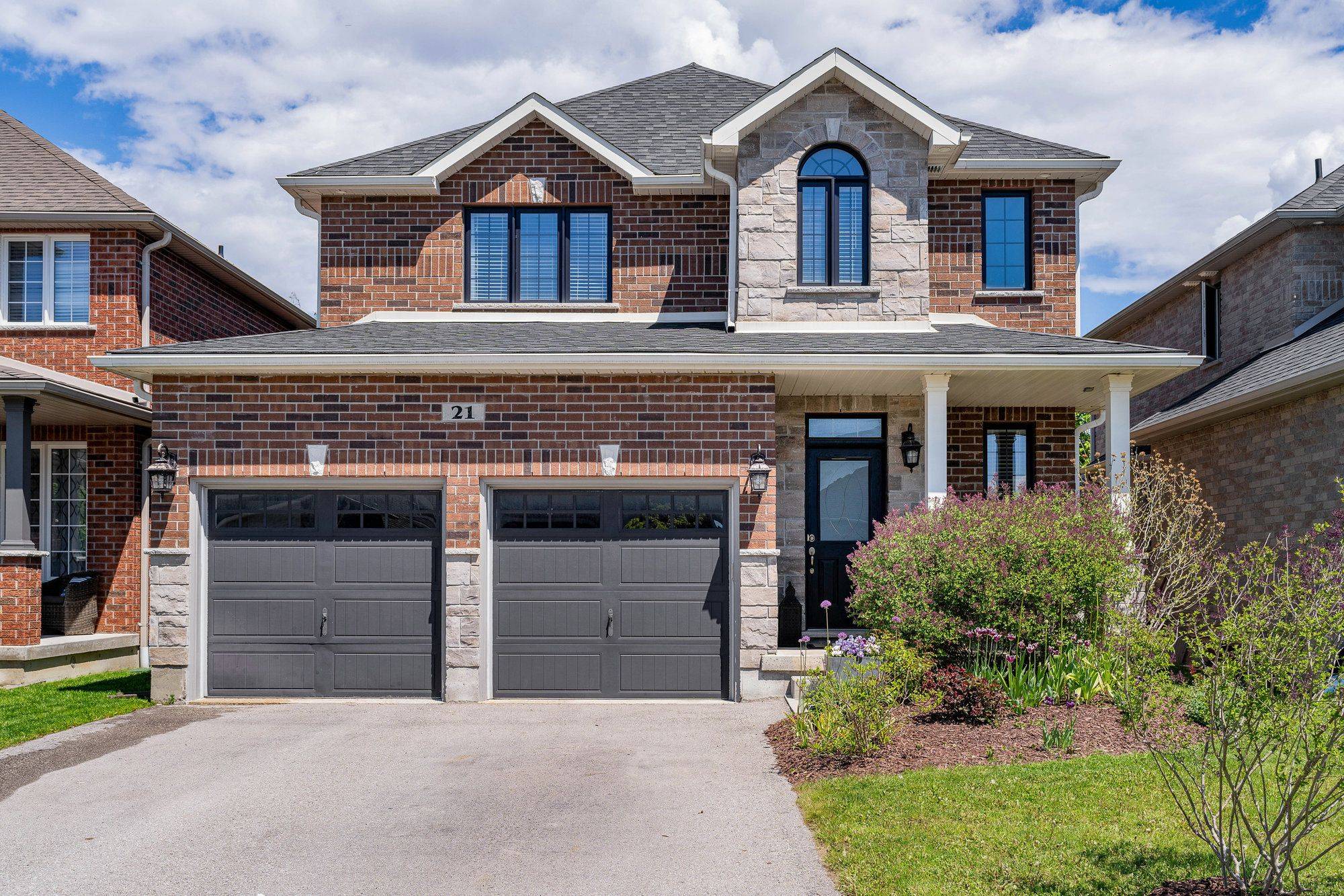 21 Marta CRES, Barrie, ON L4N 3N6