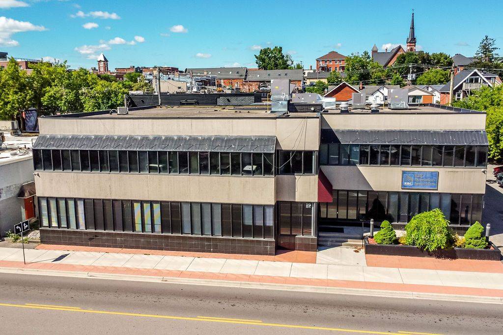 19 Front ST N, Orillia, ON L3V 4R6