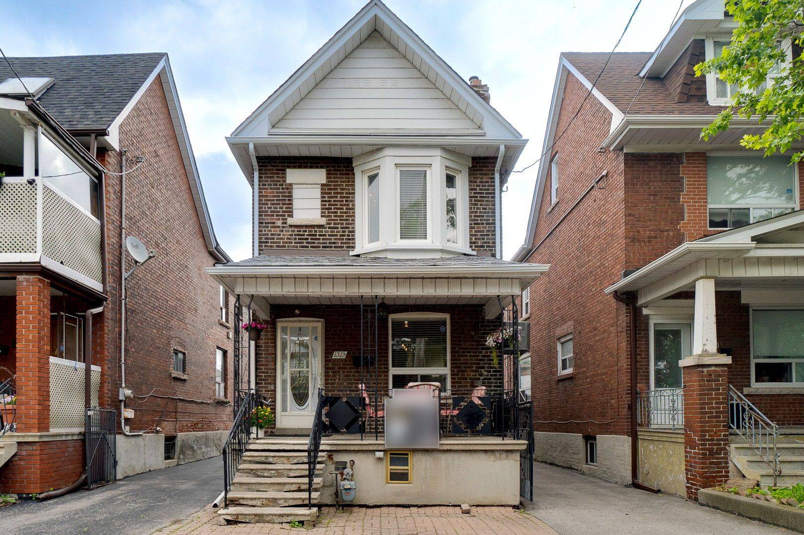 1315 Lansdowne AVE, Toronto W03, ON M6H 3Z9