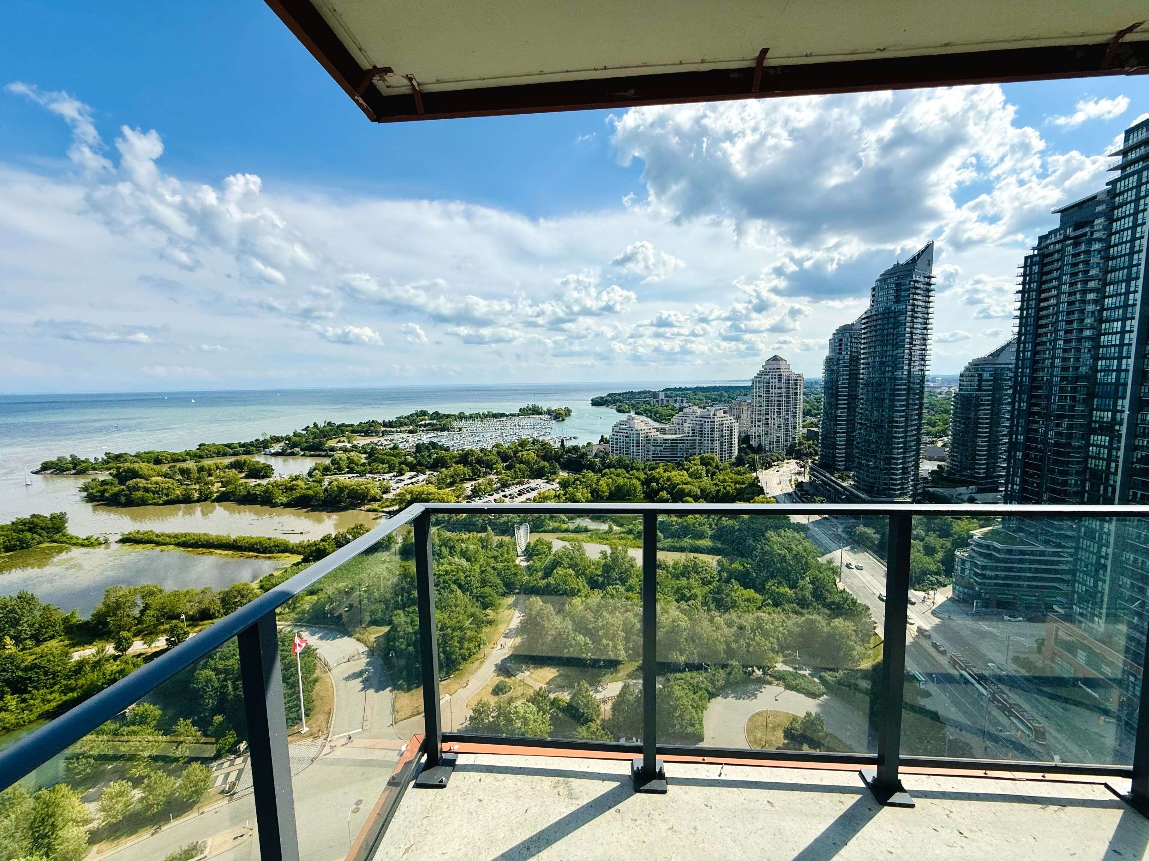 Toronto W06, ON M8V 0J1,30 Shore Breeze DR #2418