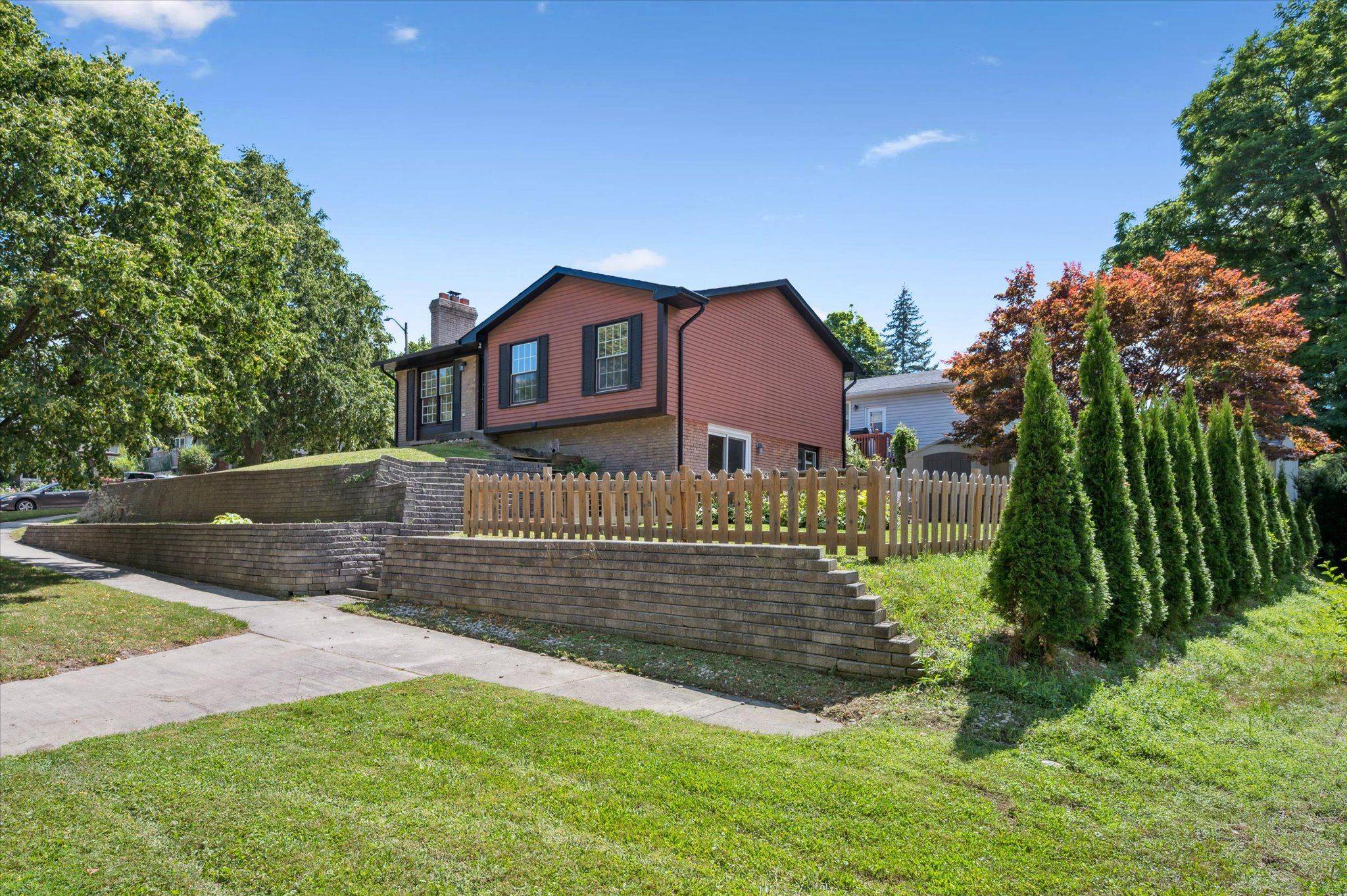 113 Matthew ST, Kitchener, ON N2B 3J9