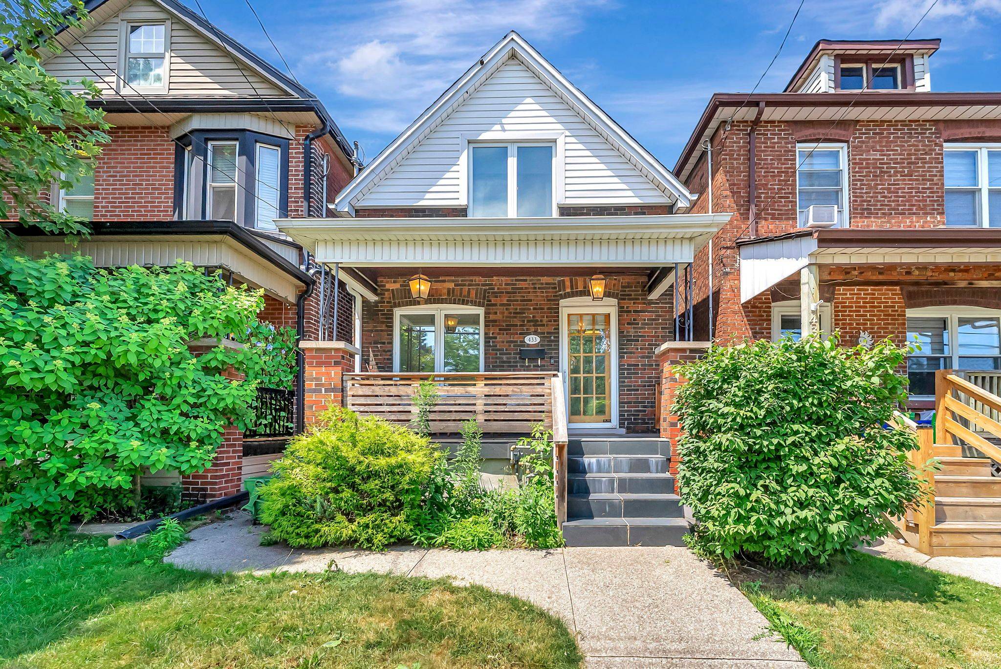 433 Hughson ST N, Hamilton, ON L8L 4N4