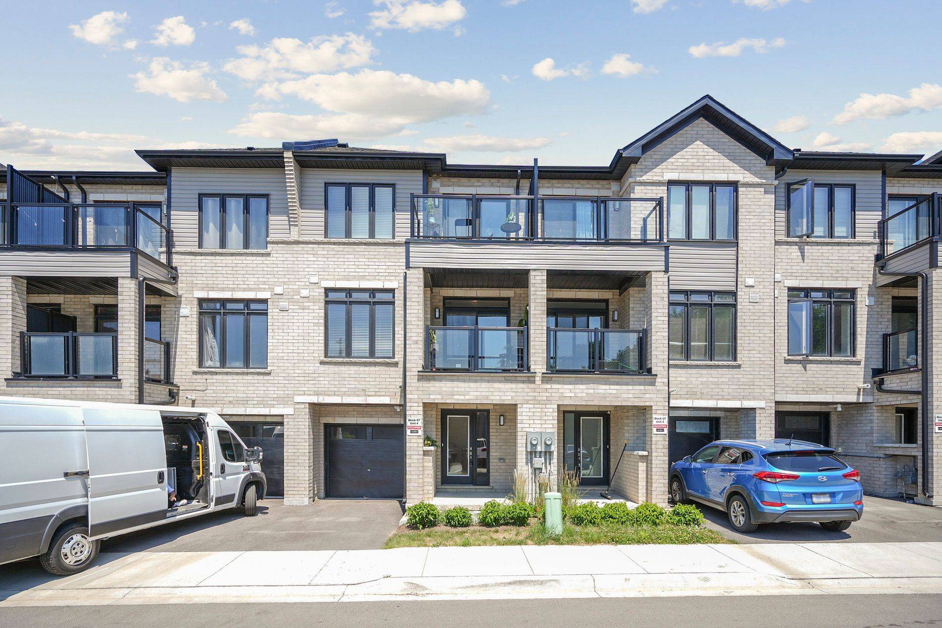 585 Colborne ST #704, Brantford, ON N3S 0K4