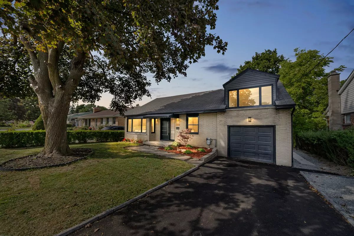 Newmarket, ON L3Y 1L9,247 Kathryn CRES