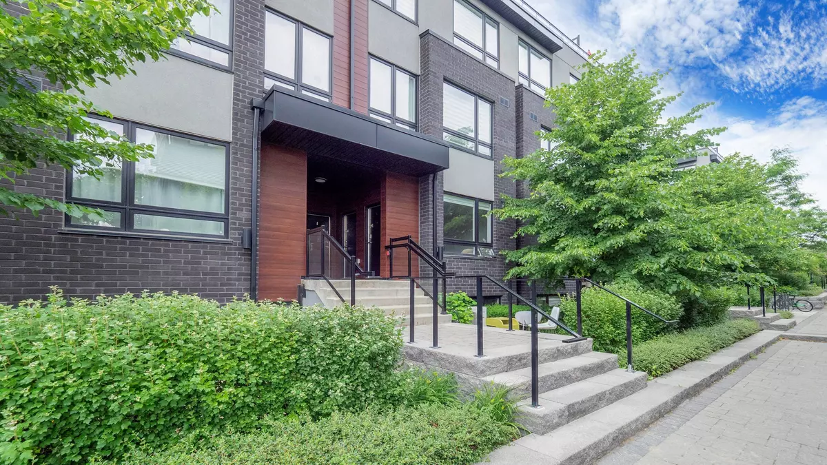 Toronto W04, ON M6B 0A9,1110 Briar Hill AVE #308
