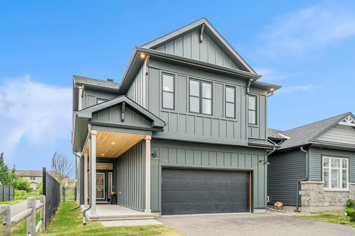 Orleans - Cumberland And Area, ON K4A 5L9,916 Socca CRES