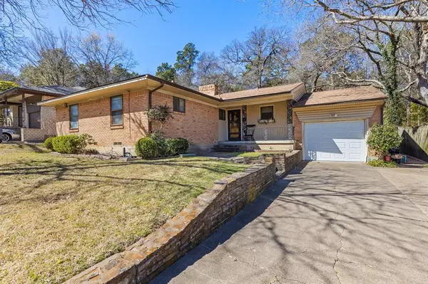 2407 Santa Cruz Drive,  Dallas,  TX 75227