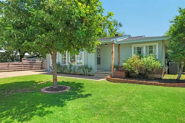 707 Sycamore Street, Weatherford, TX 76086
