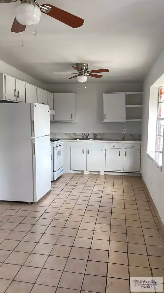 Brownsville, TX 78520,109 DIX DR.