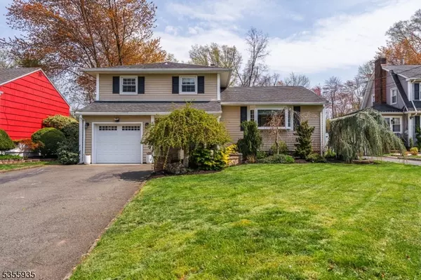 74 Emerald Pl, Clark Twp., NJ 07066