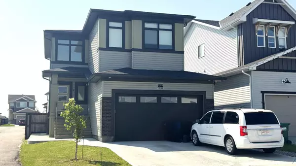 1374 Pacific CIR West, Lethbridge, AB T1J 5V3