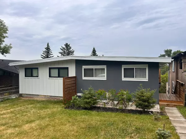 Calgary, AB T2T 4W2,2126 18A ST Southwest