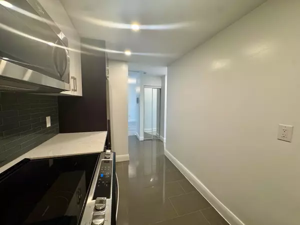 Toronto C08, ON M5A 3X1,201 Sherbourne ST #2106