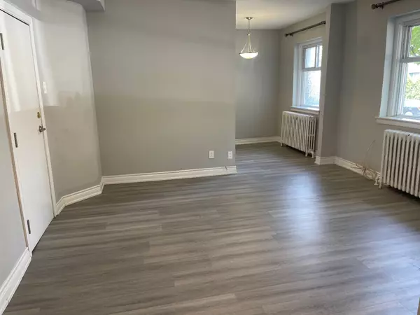 Toronto C01, ON M6J 3E6,382 Dovercourt RD #18