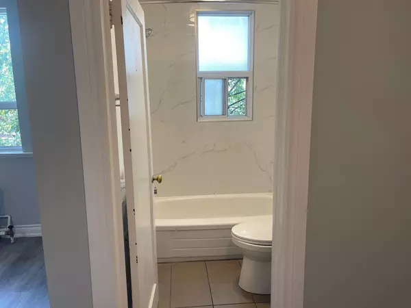 Toronto C01, ON M6J 3E6,382 Dovercourt RD #34