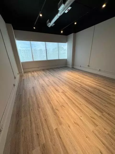Miami, FL 33180,19790 W Dixie Hwy #303
