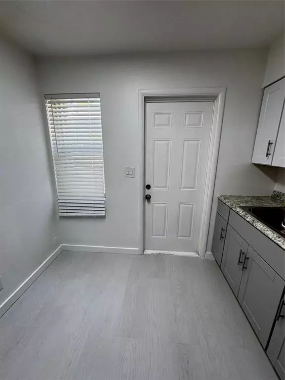 Lantana, FL 33462,705 W Branch St #1