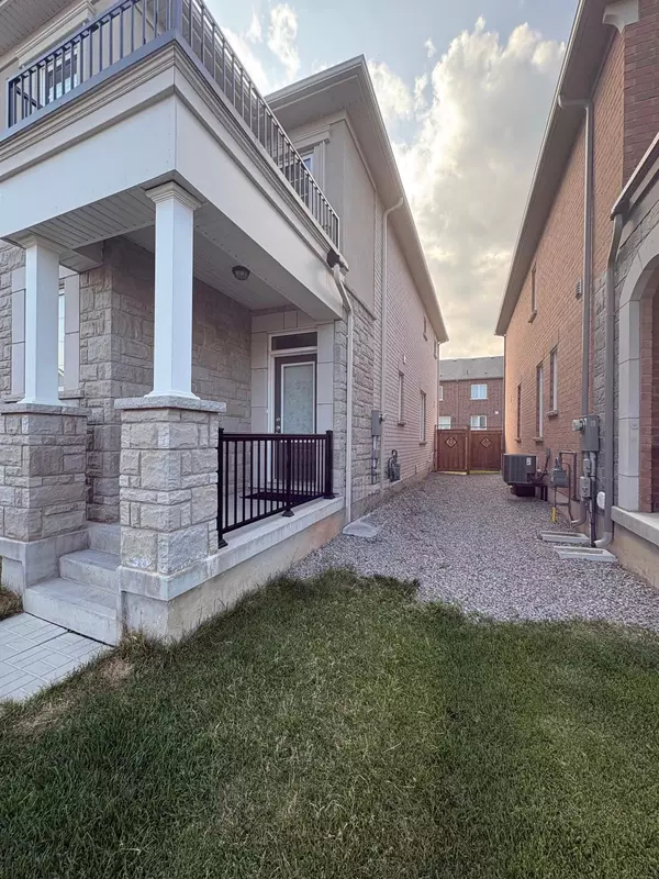 Milton, ON L9E 1P8,982 Cherry CT