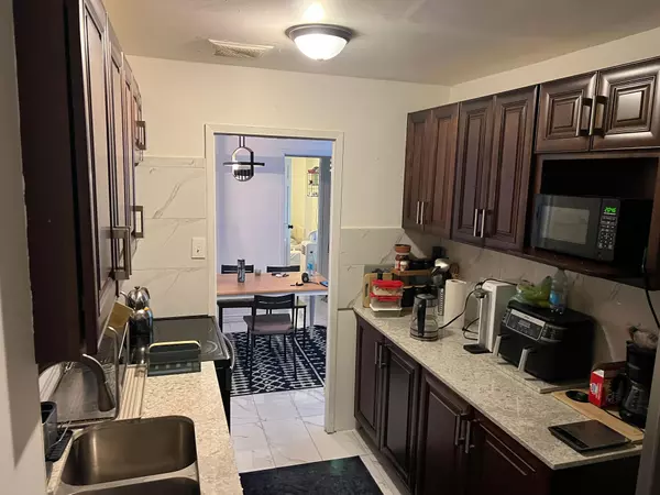 Mississauga, ON L4X 2S2,1624 Bloor ST E #63