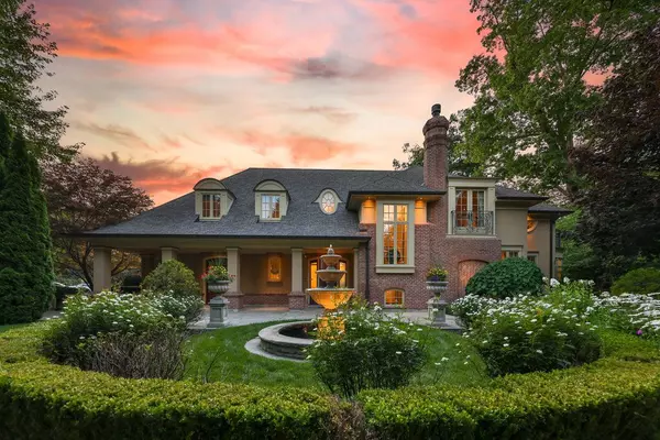 Oakville, ON L6J 1A9,1081 Argyle DR