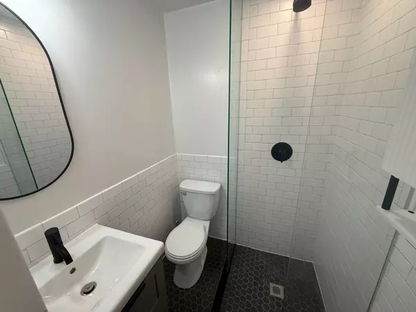 Toronto W01, ON M6K 3B7,1 Triller AVE #105