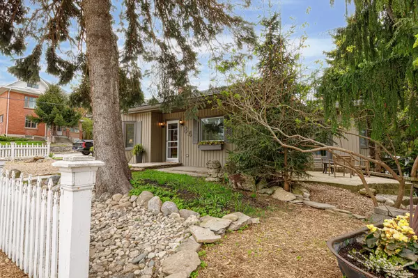 Meaford, ON N4L 1E3,84 Sykes ST S