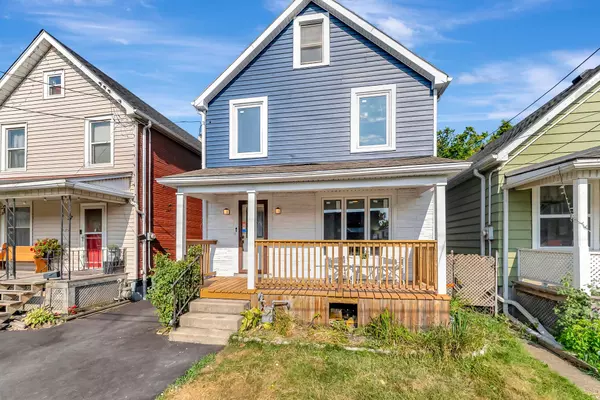 29 Rowanwood ST, Hamilton, ON L8L 7H4