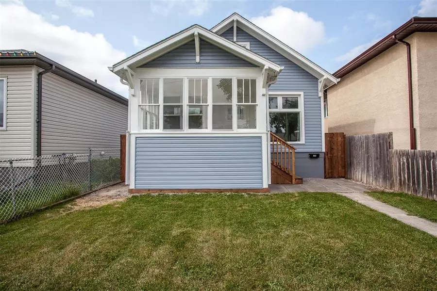 180 McIntosh AVE, Winnipeg, MB R2L 0K6