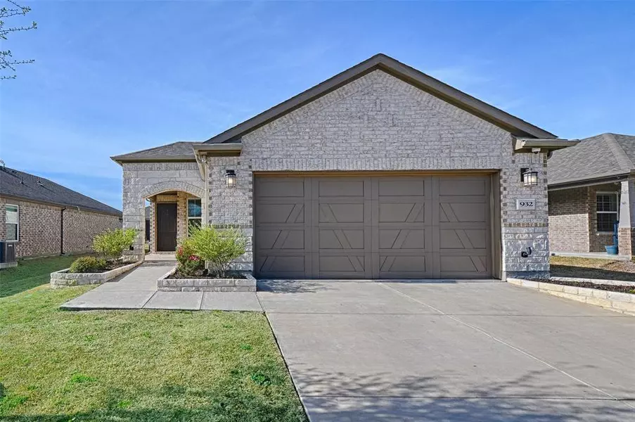 932 Hidden Eddy Drive, Mckinney, TX 75071