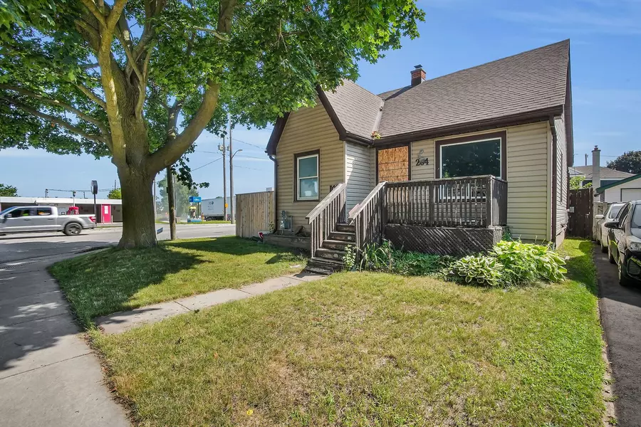 284 Sanders ST, London East, ON N5Z 2T2