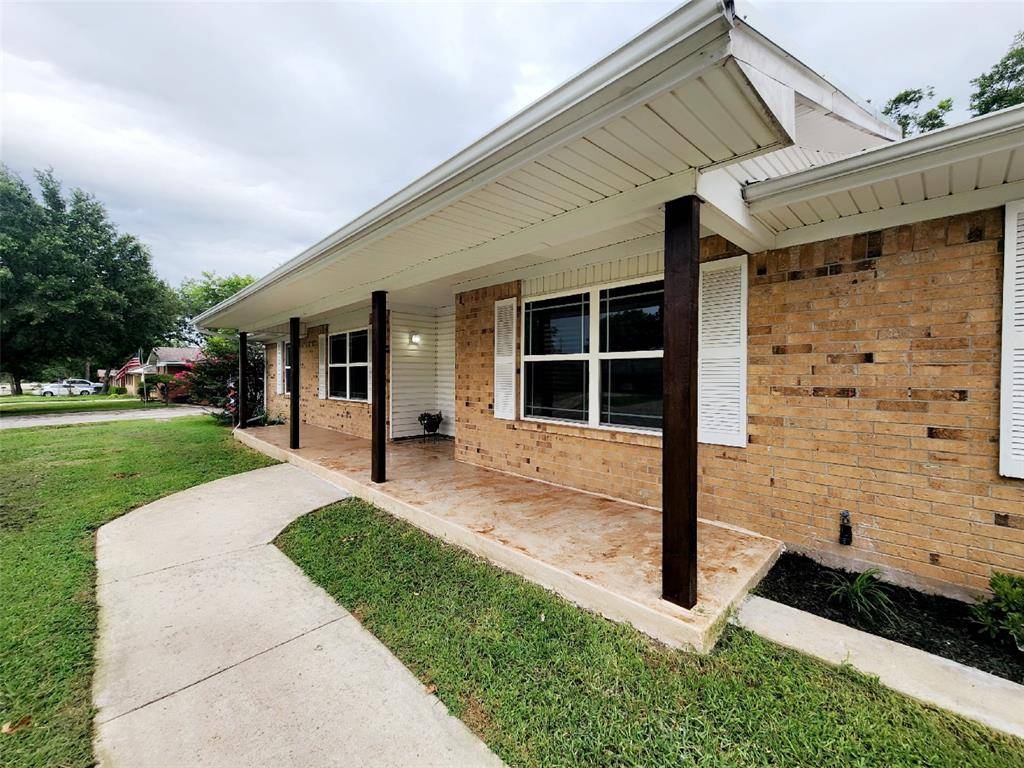 Gainesville, TX 76240,1911 College Street