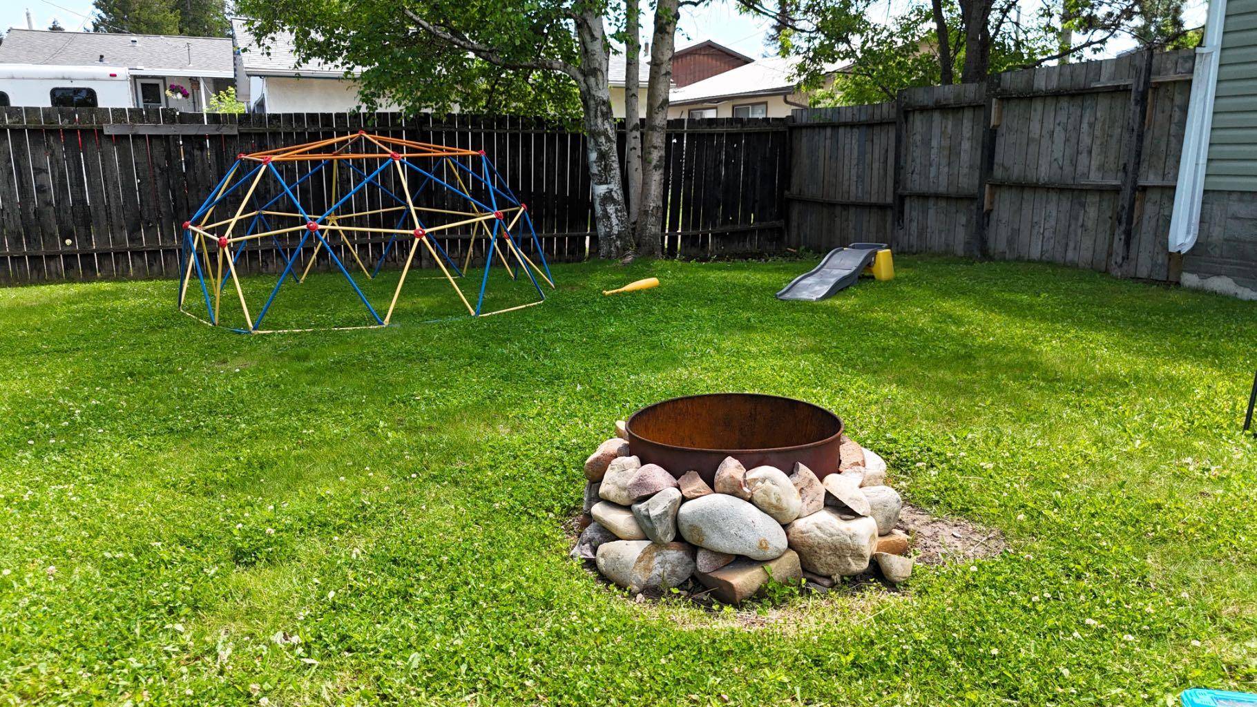 Edson, AB T7E 1B3,811 45 Street
