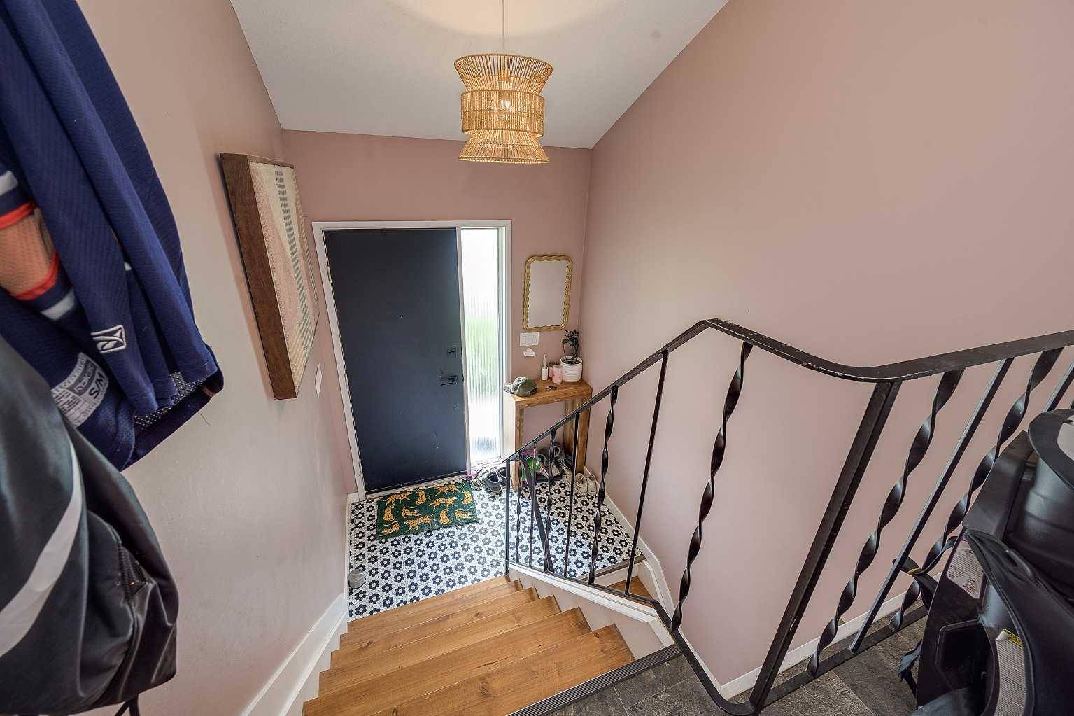 Red Deer, AB T4N 5Z1,44 Whiteside CRES