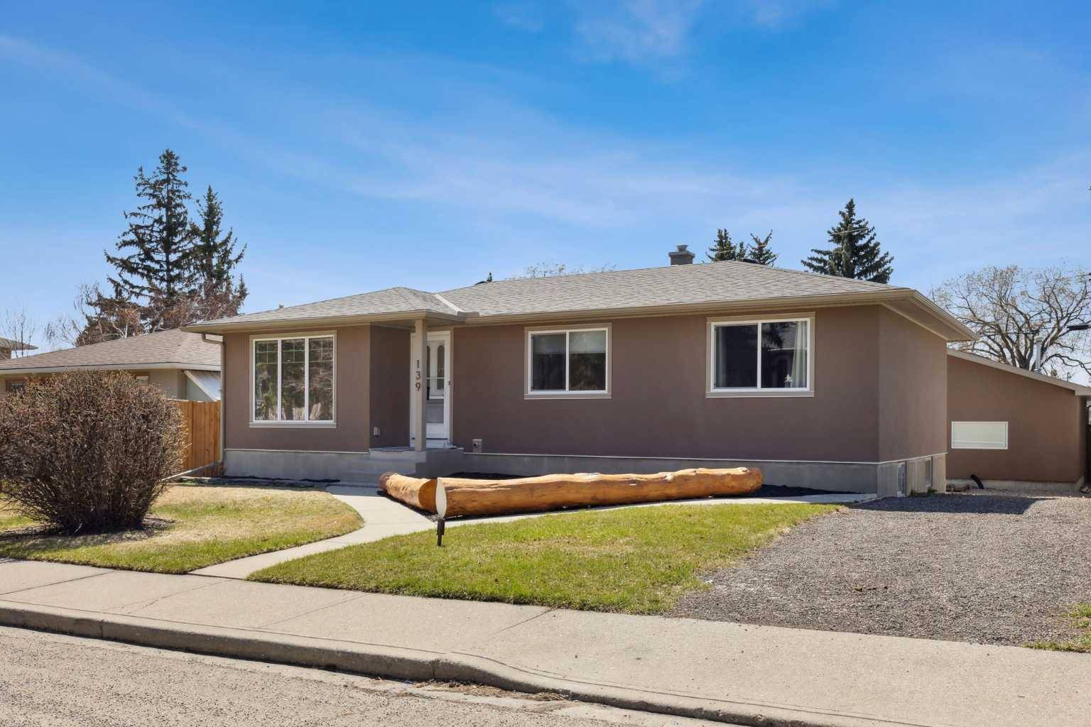 139 Cornwallis DR NW, Calgary, AB T2K 1V3