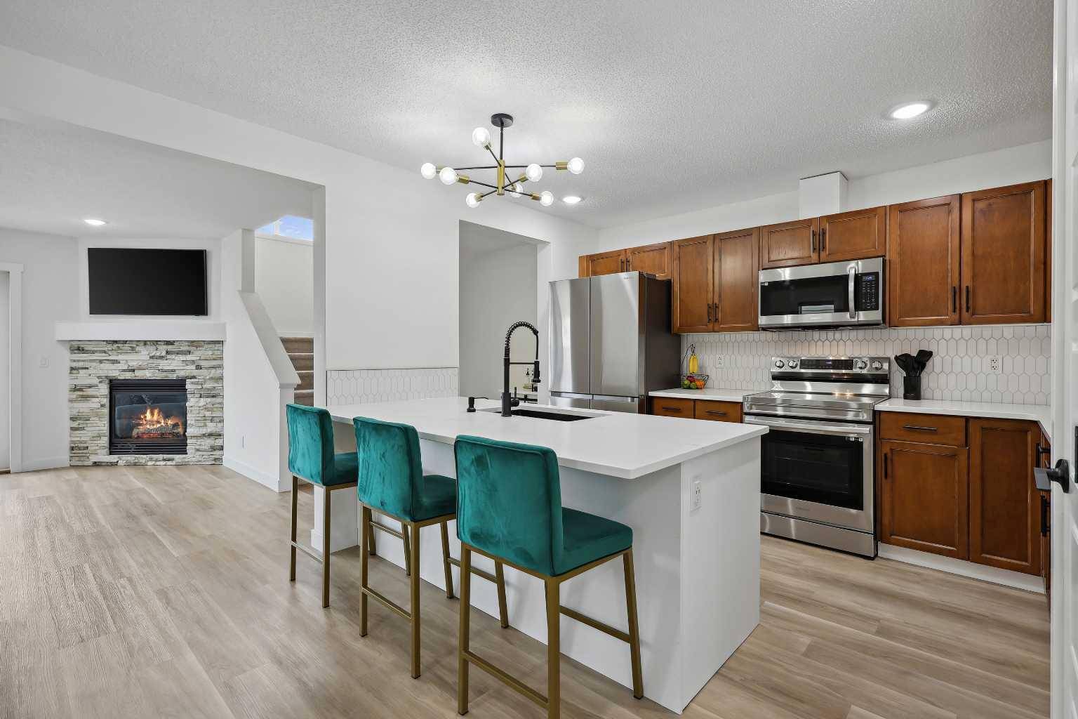 Airdrie, AB T4B 0H5,357 Luxstone WAY SW